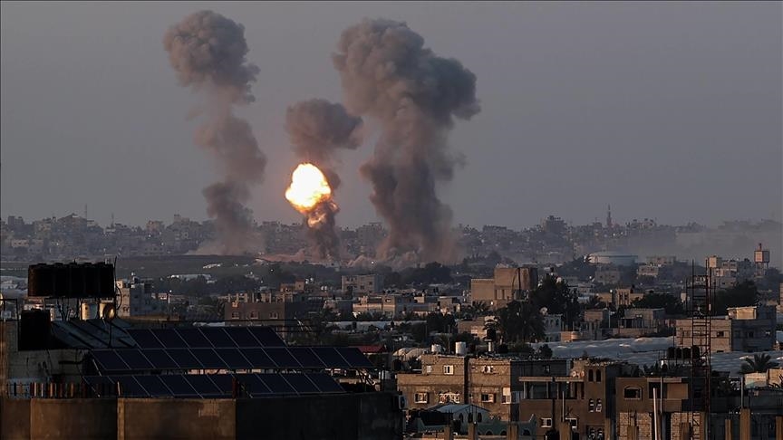 مصر والسعودية تبحثان إنهاء التصعيد ضد غزة